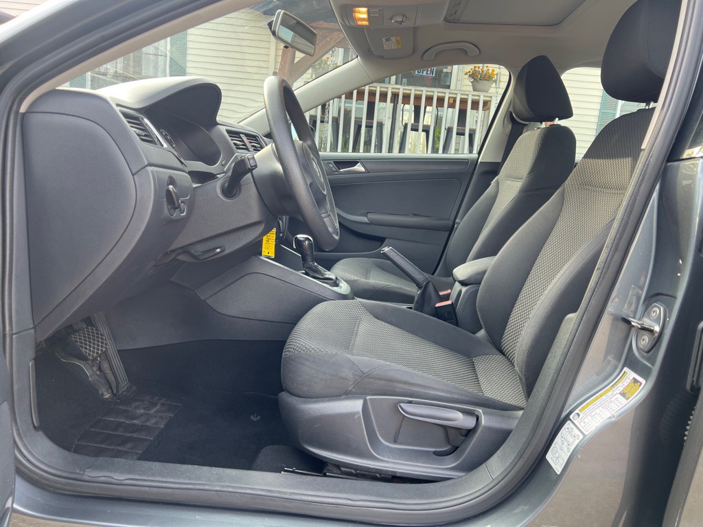 2012 Volkswagen Jetta Image 10