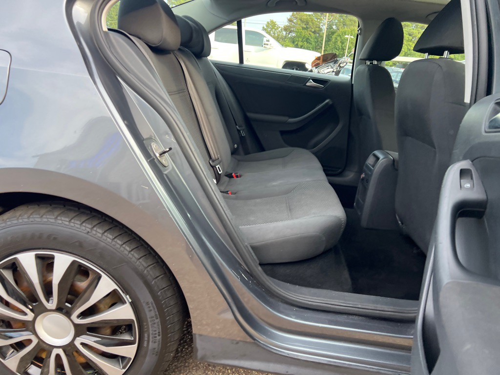 2012 Volkswagen Jetta Image 17