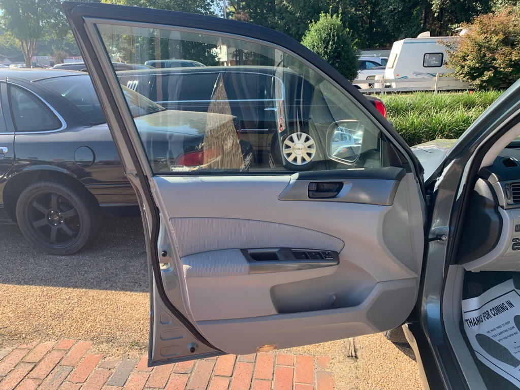2011 Subaru Forester Image 9