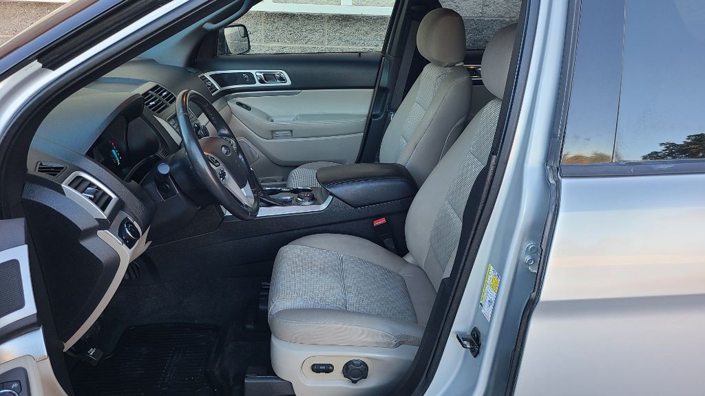 2015 Ford Explorer Image 10