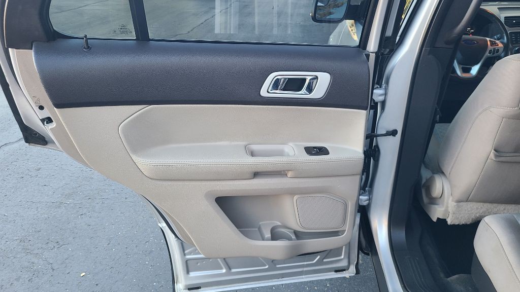 2015 Ford Explorer Image 11