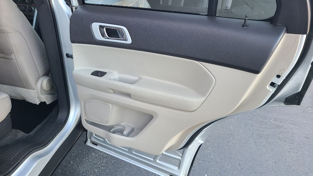 2015 Ford Explorer Image 13