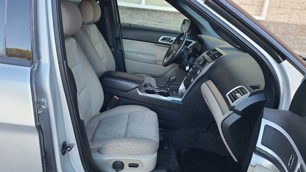 2015 Ford Explorer Image 16