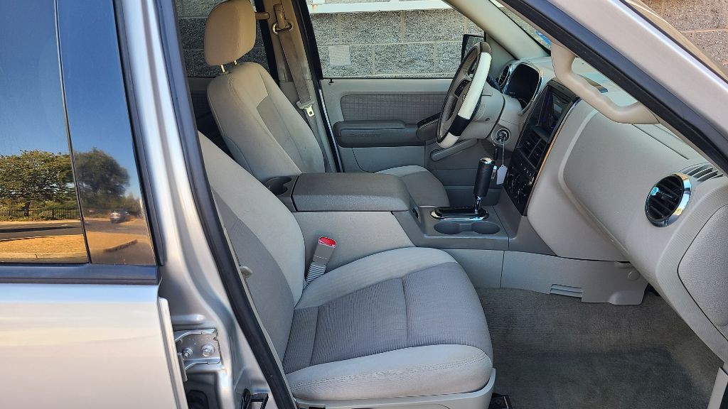2006 Ford Explorer Image 16