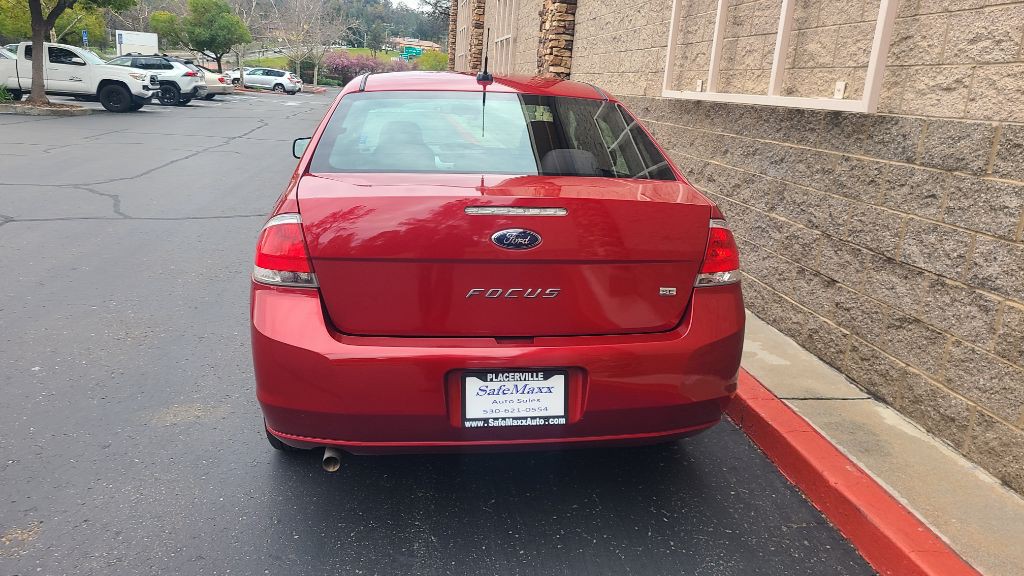 2011 Ford Focus Image 4