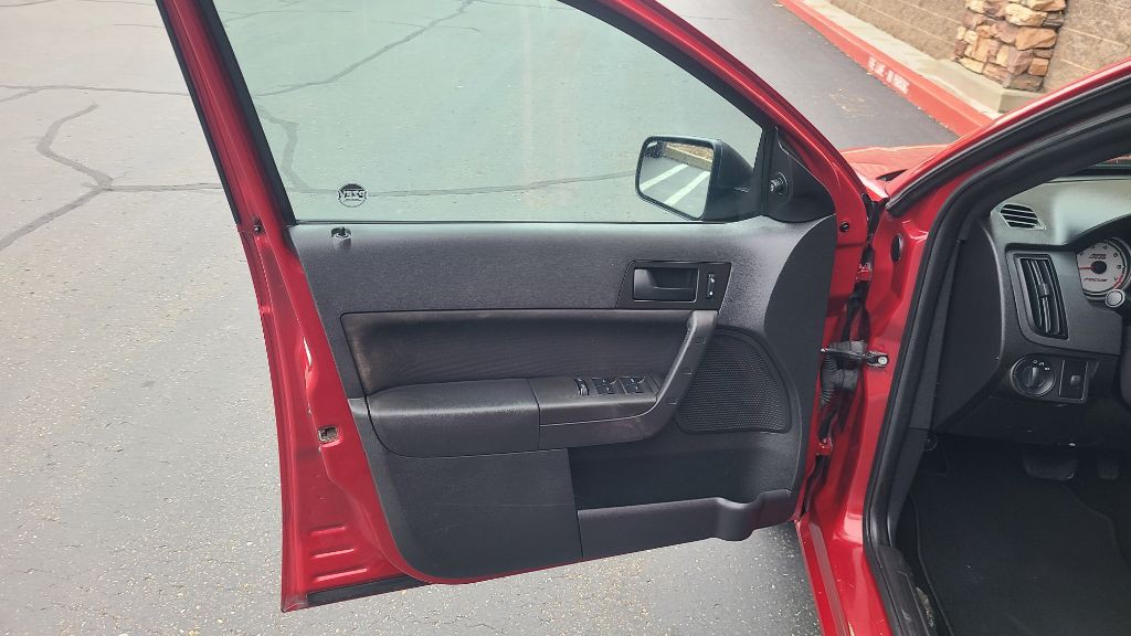 2011 Ford Focus Image 9