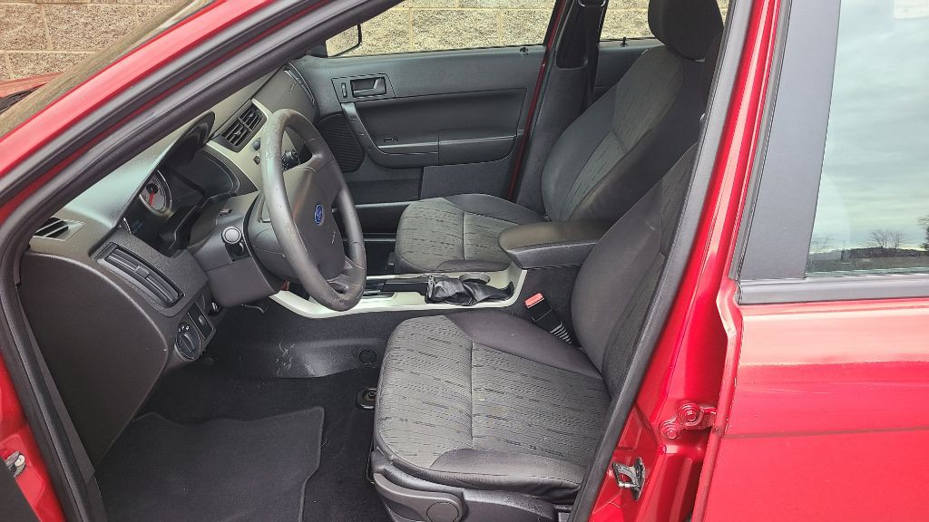 2011 Ford Focus Image 10
