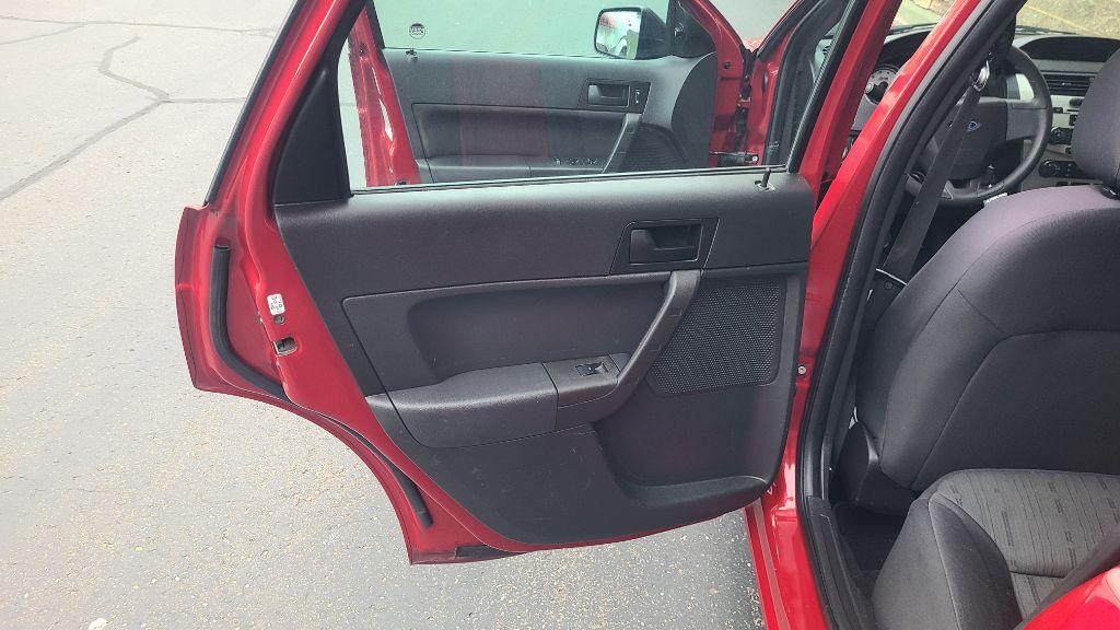 2011 Ford Focus Image 11