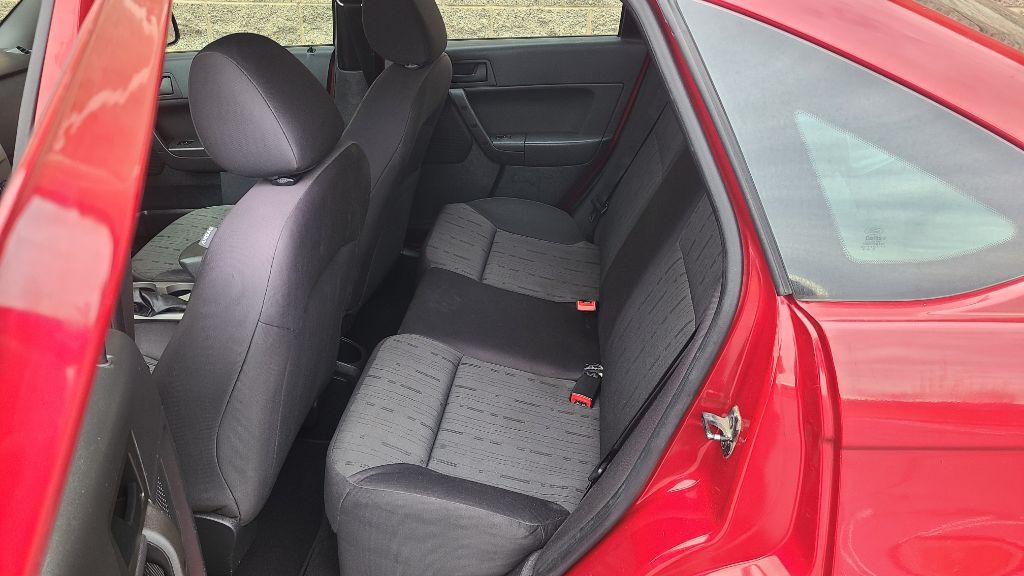2011 Ford Focus Image 12