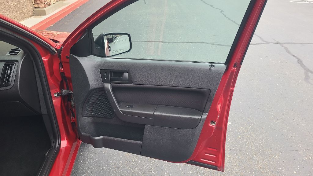 2011 Ford Focus Image 15