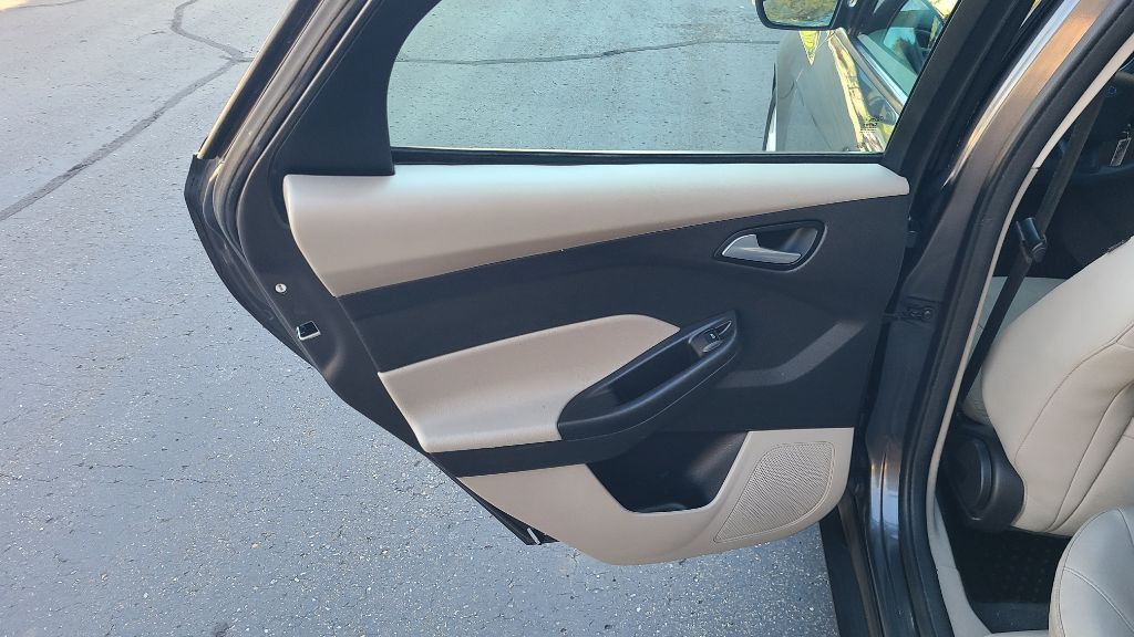 2015 Ford Focus Image 11