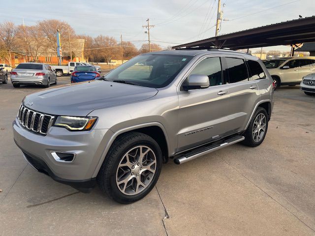 2018 Jeep Grand Cherokee Image 1