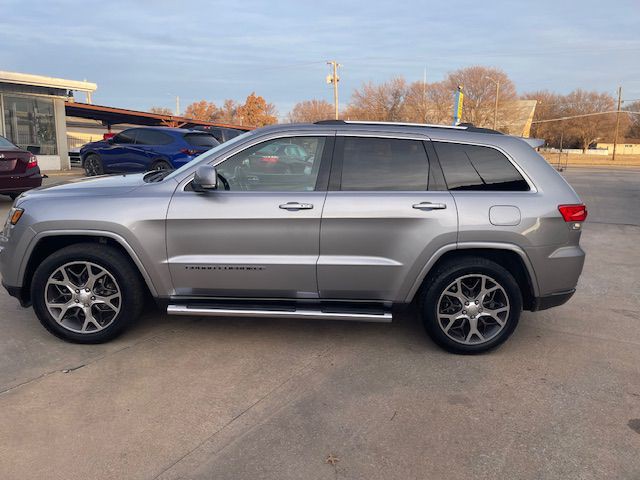 2018 Jeep Grand Cherokee Image 2