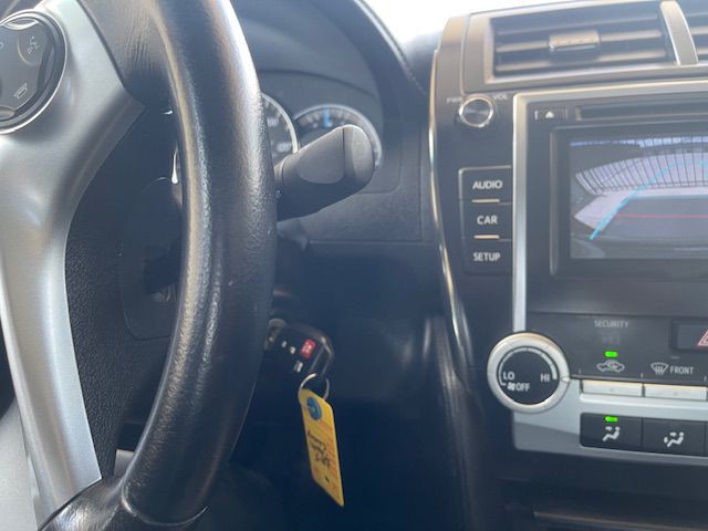 2014 Toyota Camry Image 11