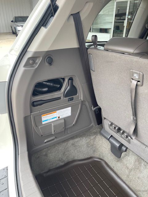 2015 Honda Odyssey Image 21
