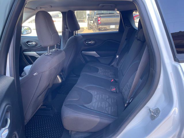2019 Jeep Cherokee Image 9