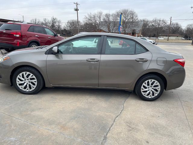 2019 Toyota Corolla Image 2