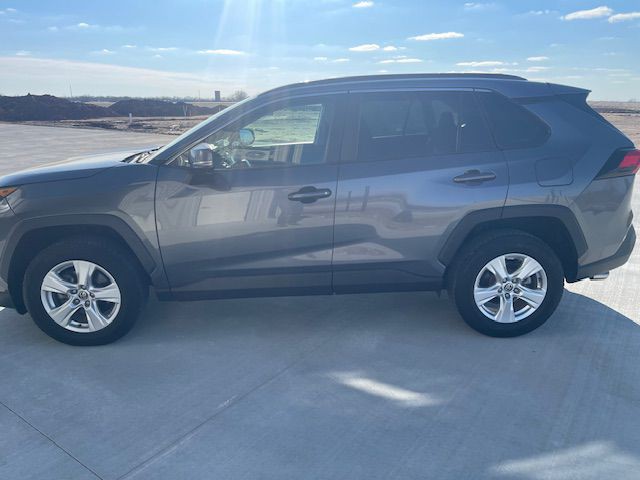 2021 Toyota Rav4 Image 2