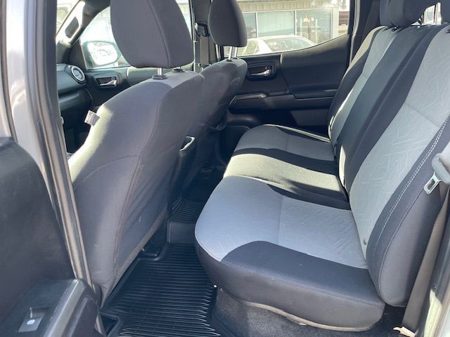 2020 Toyota Tacoma Image 12