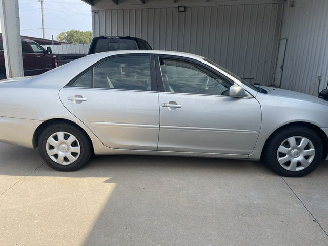 2004 Toyota Camry Image 5