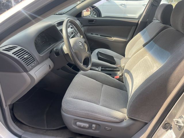 2004 Toyota Camry Image 9