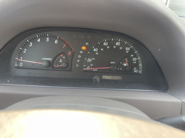 2004 Toyota Camry Image 12