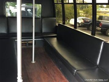 2004 Ford Econoline Image 5