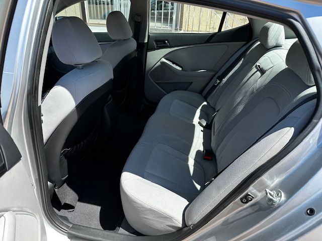 2011 Kia Optima Image 6