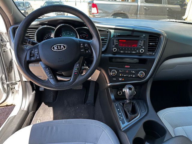 2011 Kia Optima Image 7
