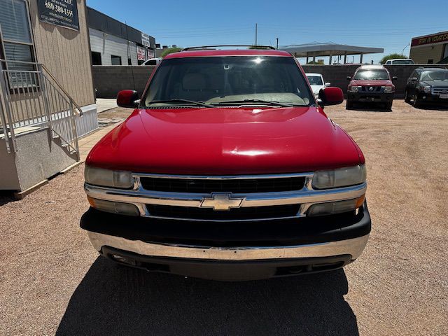 2001 Chevrolet Tahoe Image 2