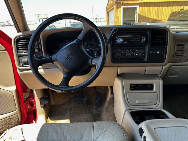 2001 Chevrolet Tahoe Image 8
