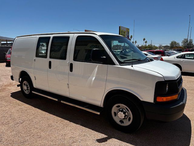 2015 Chevrolet Express Image 3