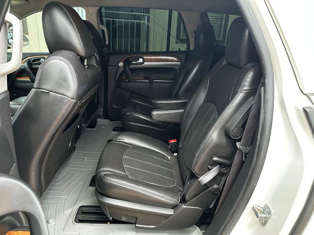 2011 Buick Enclave Image 6