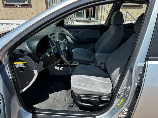 2010 Hyundai Elantra Image 5