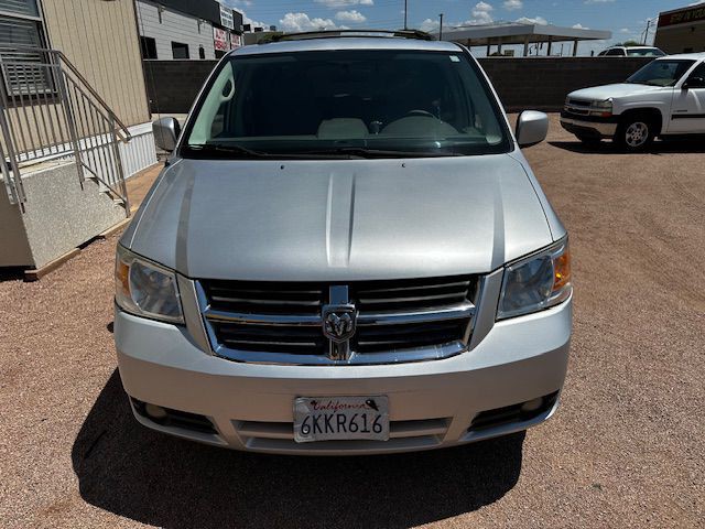 2010 Dodge Grand Caravan Image 2