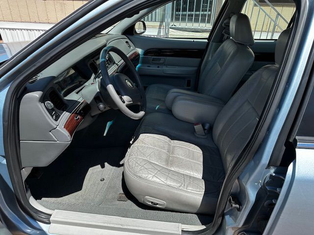 2003 Mercury Grand Marquis Image 5