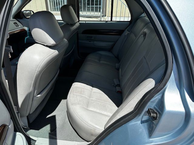 2003 Mercury Grand Marquis Image 6