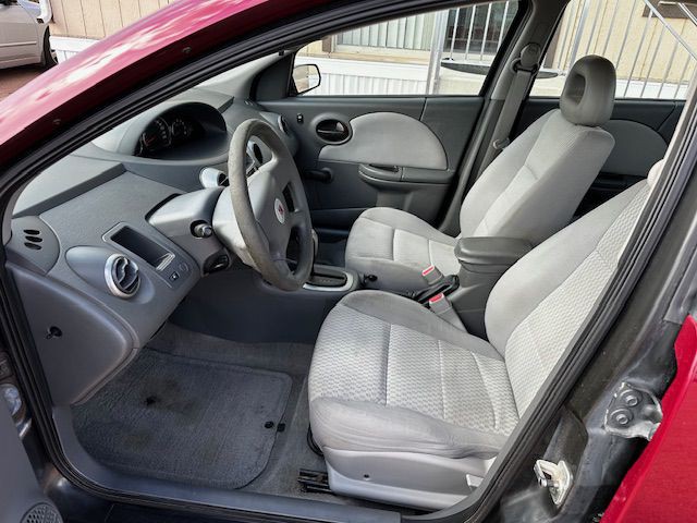 2007 Saturn ION Image 5