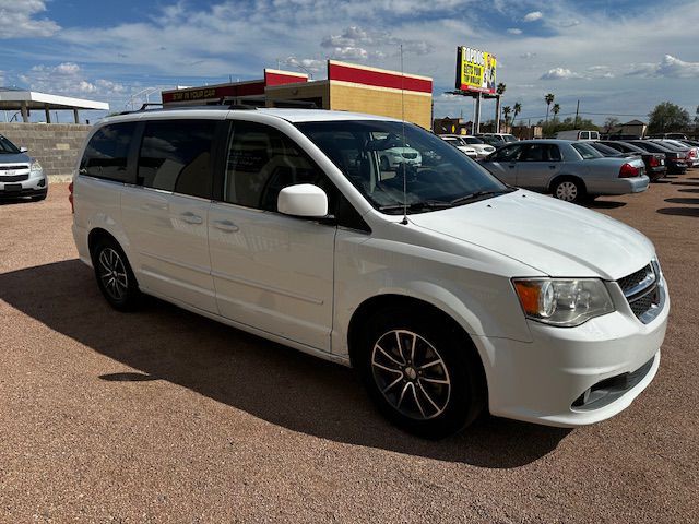 2017 Dodge Grand Caravan Image 3