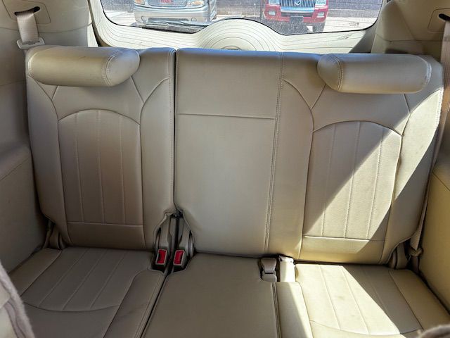 2010 Buick Enclave Image 7