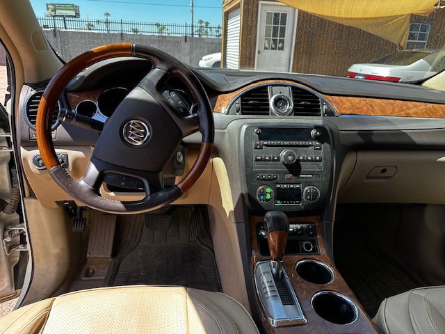 2010 Buick Enclave Image 8