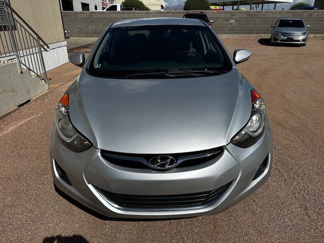 2011 Hyundai Elantra Image 2