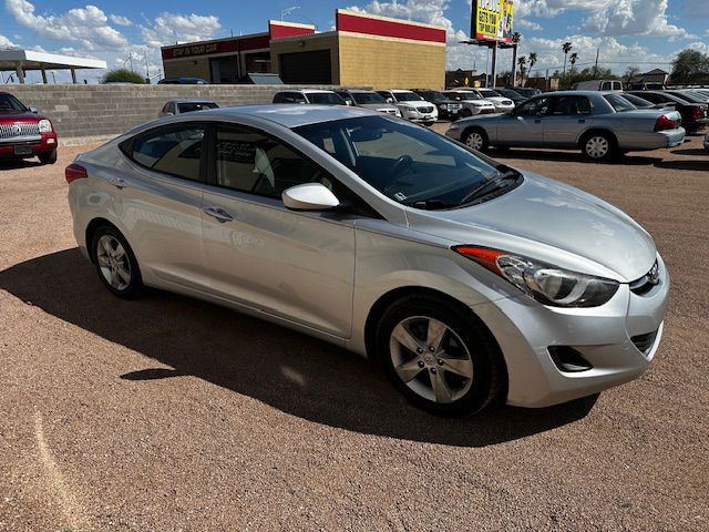 2011 Hyundai Elantra Image 3