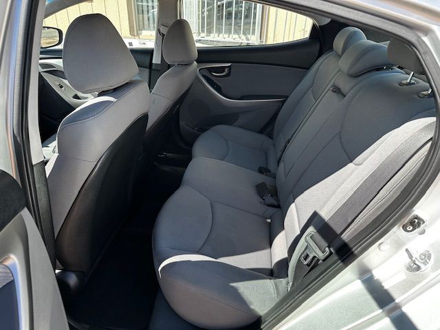2011 Hyundai Elantra Image 6