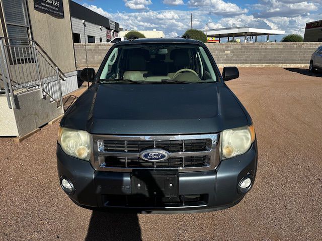 2010 Ford Escape Image 2