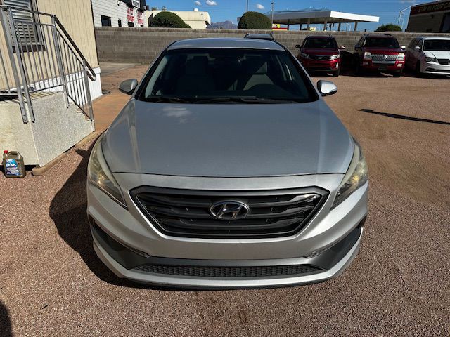 2017 Hyundai Sonata Image 2