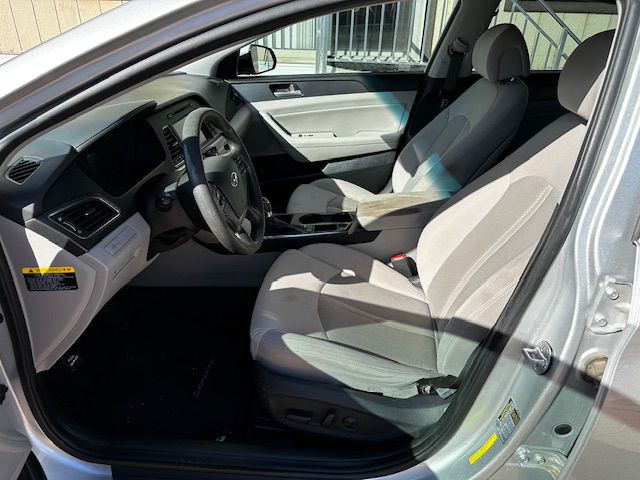 2017 Hyundai Sonata Image 5