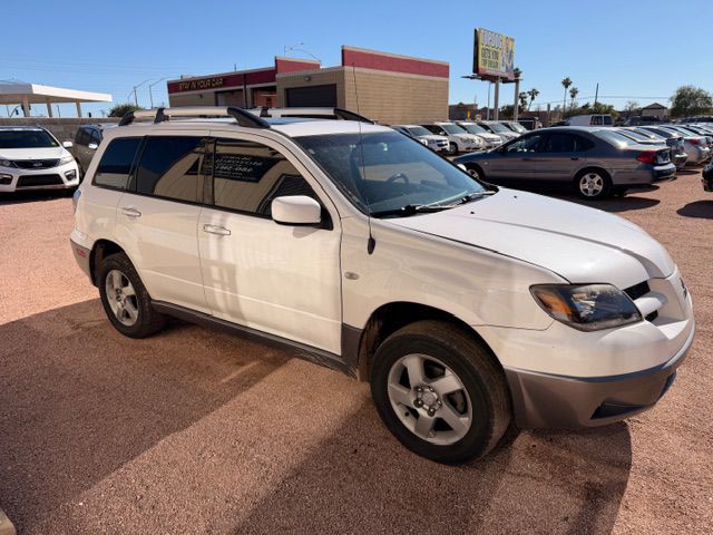 2004 Mitsubishi Outlander Image 3