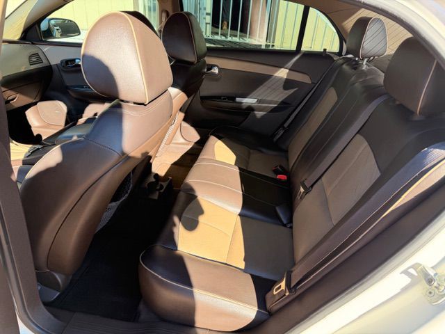 2010 Chevrolet Malibu Image 6