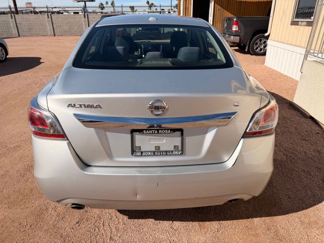 2015 Nissan Altima Image 4